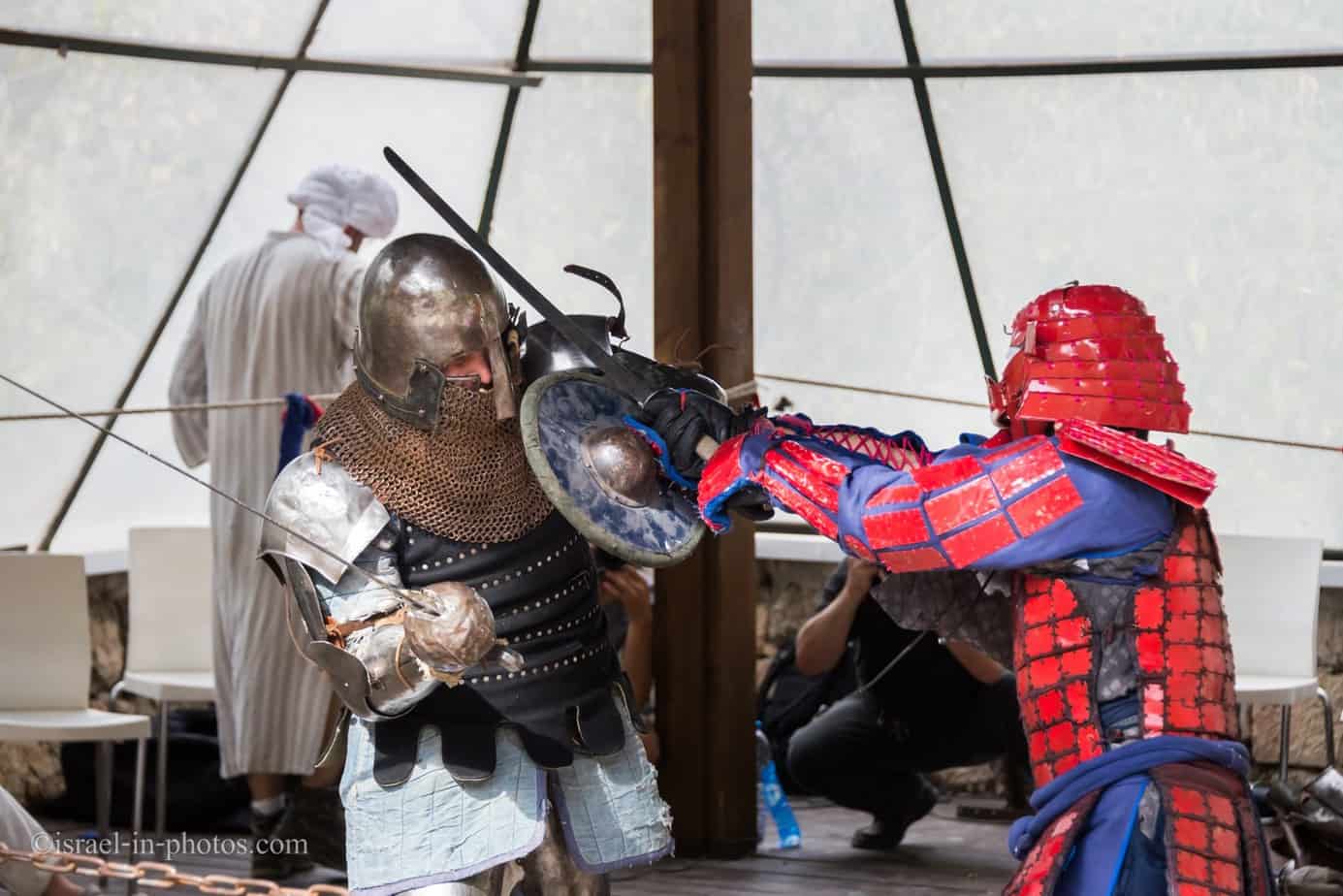Samurai vs Knight