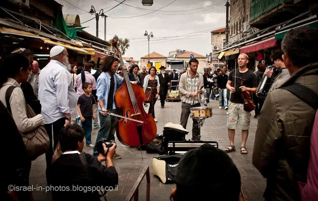 Street Performers at Machane Yehuda