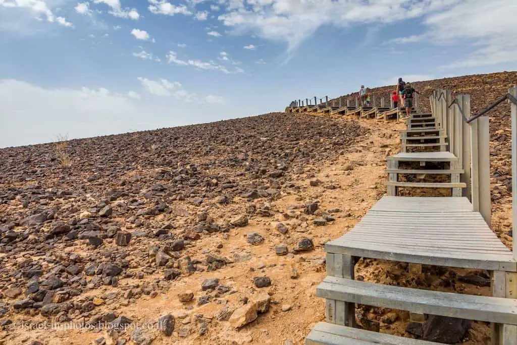 The beginning of the HaMinsara trail
