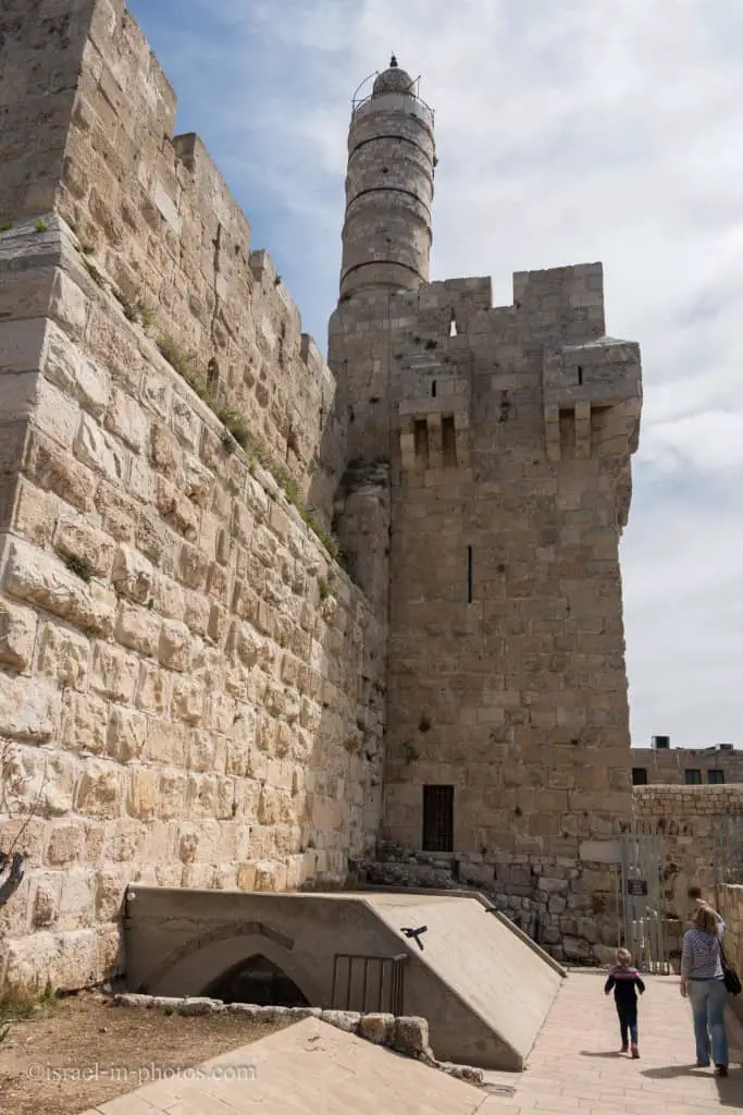 Entrance to Southern Ramparts Walk