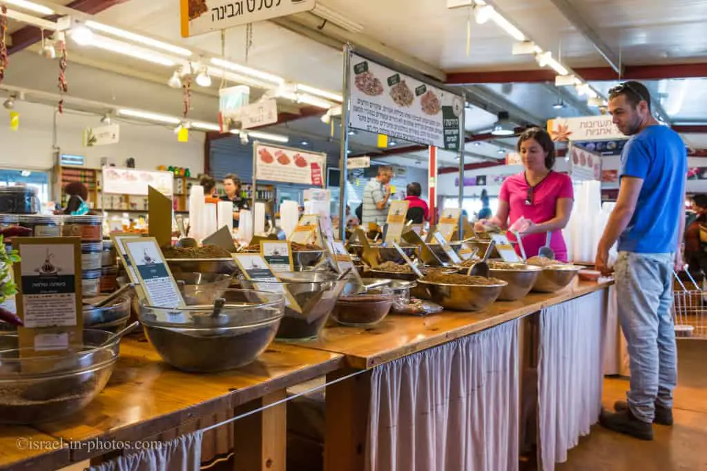 Herbs, spices and nuts at Derech Hatavlinim At Beit Lehem Haglilit