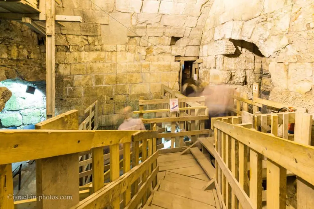 סיור במנהרות הכותל המערבי בירושלים חנוכה, ישראל