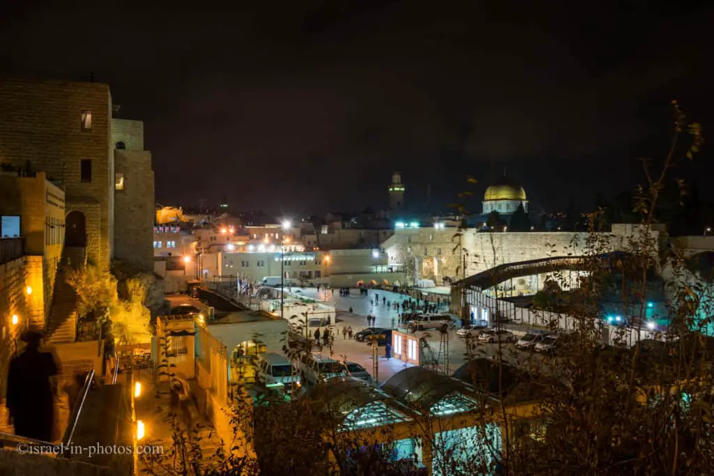 סיור במנהרות הכותל המערבי בירושלים חנוכה, ישראל