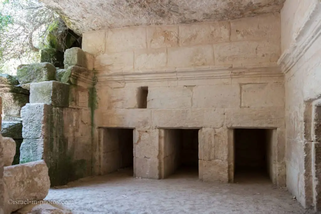 Burial cave at Horvat Midras