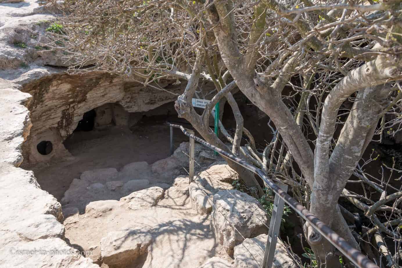 The Refugee Caves at Horvat Midras