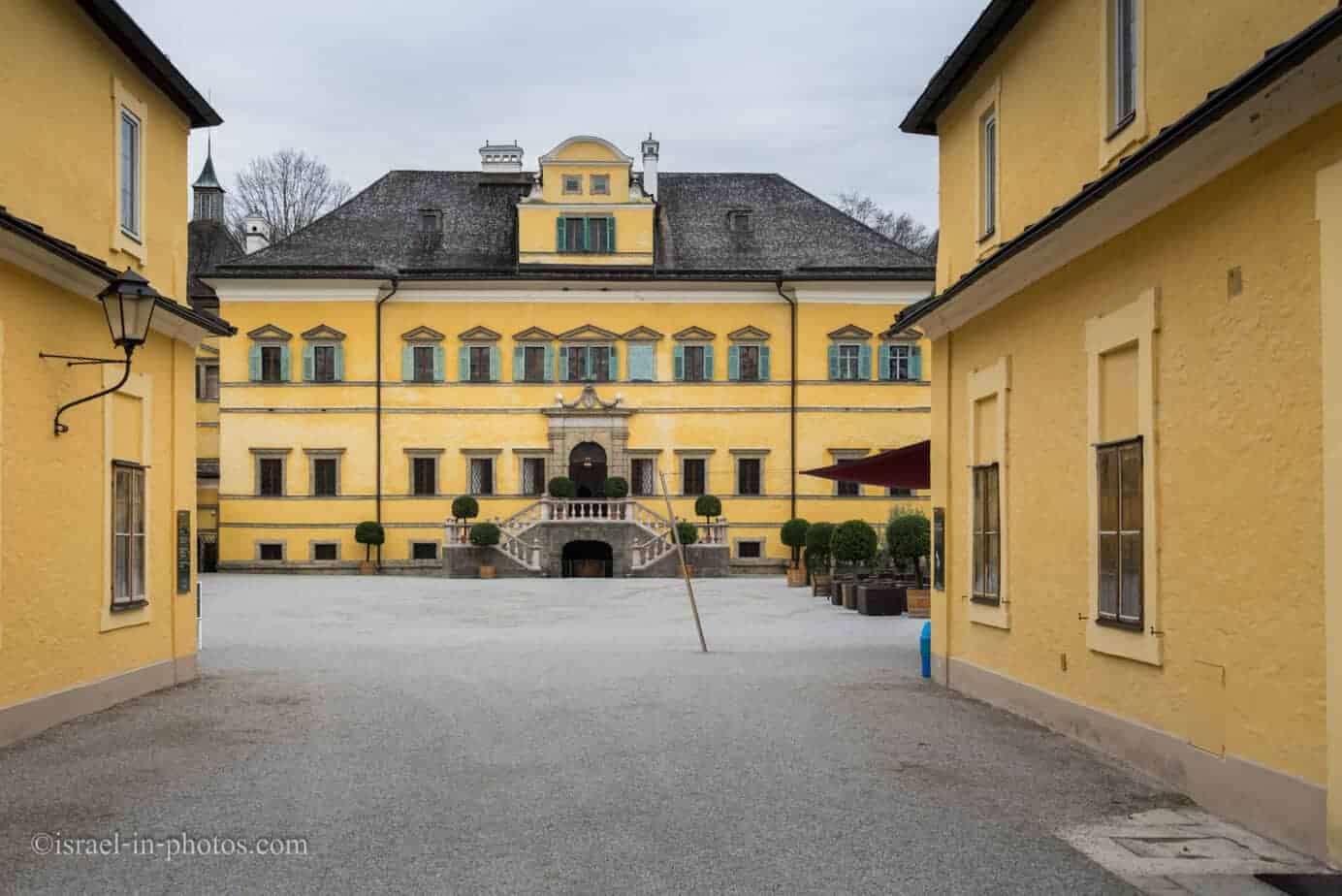 Посещение Schloss Хелльбрунн вблизи Зальцбурга, Австрия