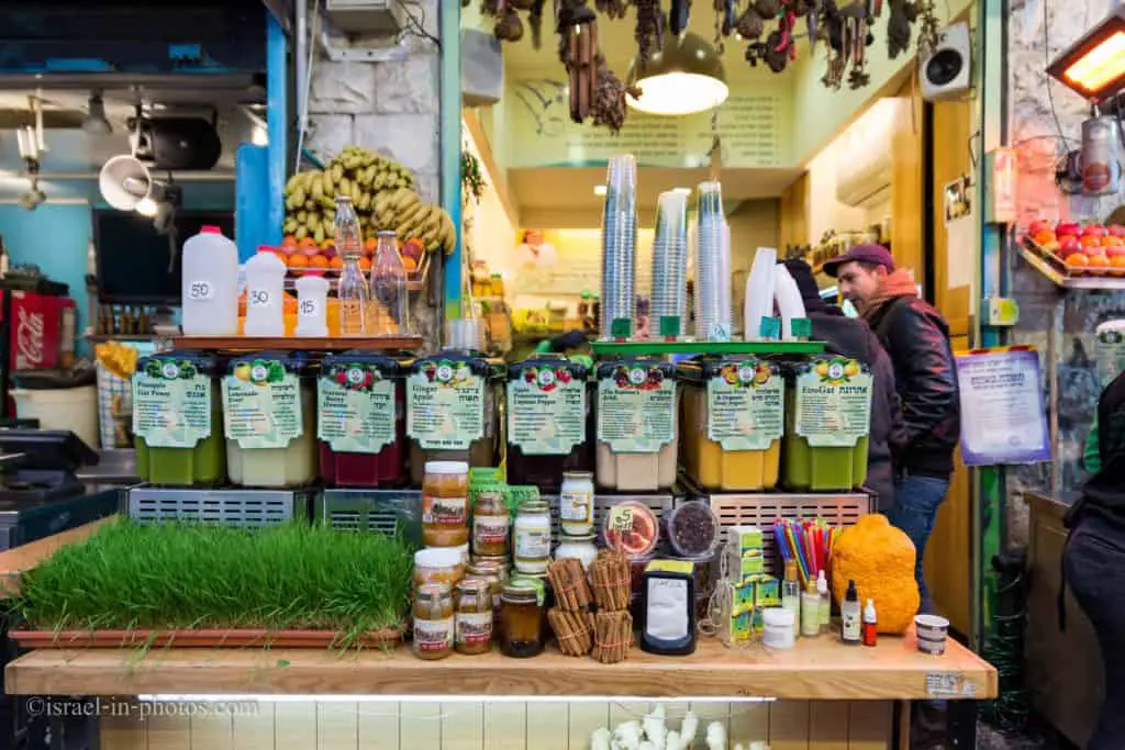 Juice stand at At Machane Yehuda Market