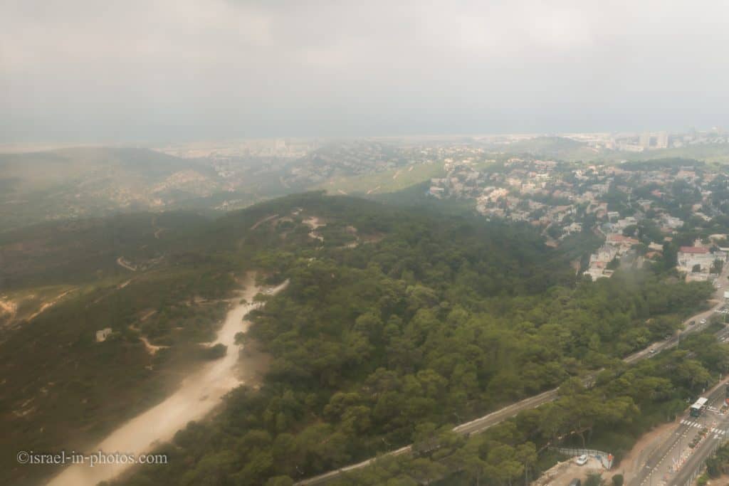 נוף לחיפה ממרפסת התצפית של האוניברסיטה