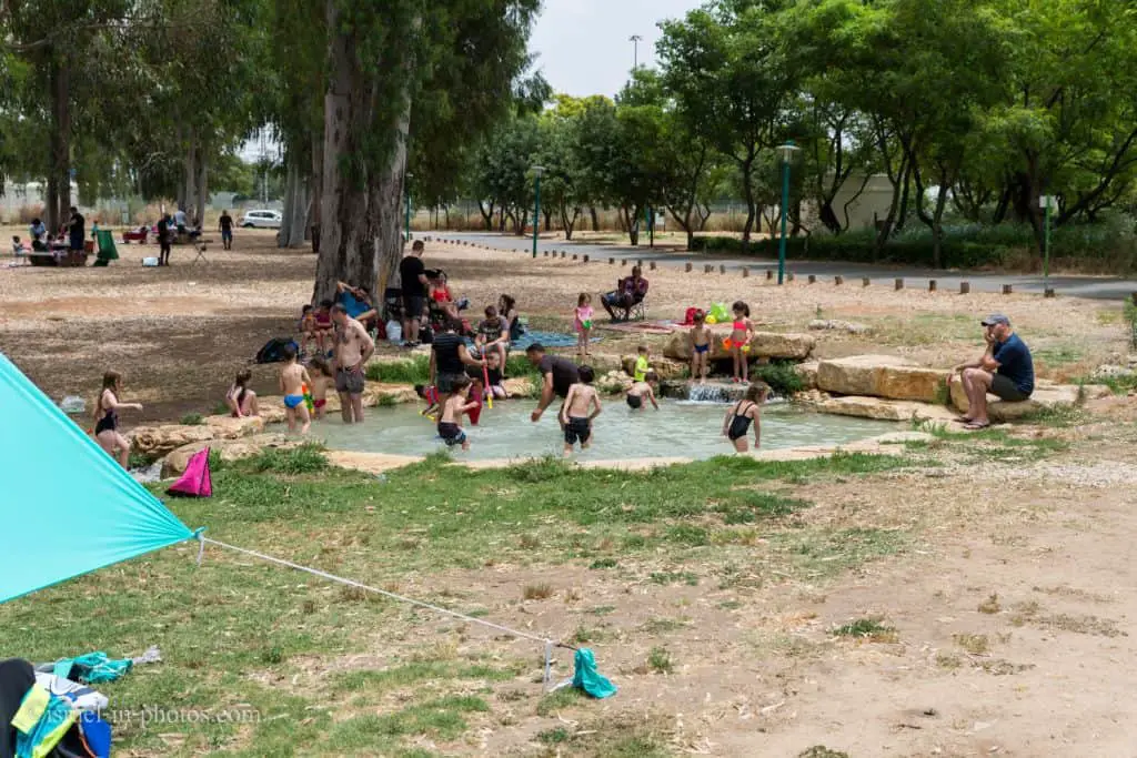 בריכות שכשוך בגן לאומי ירקון