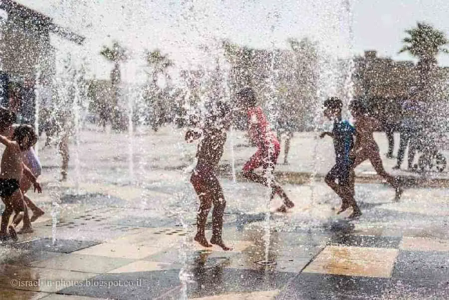 Kid at Tel Aviv port