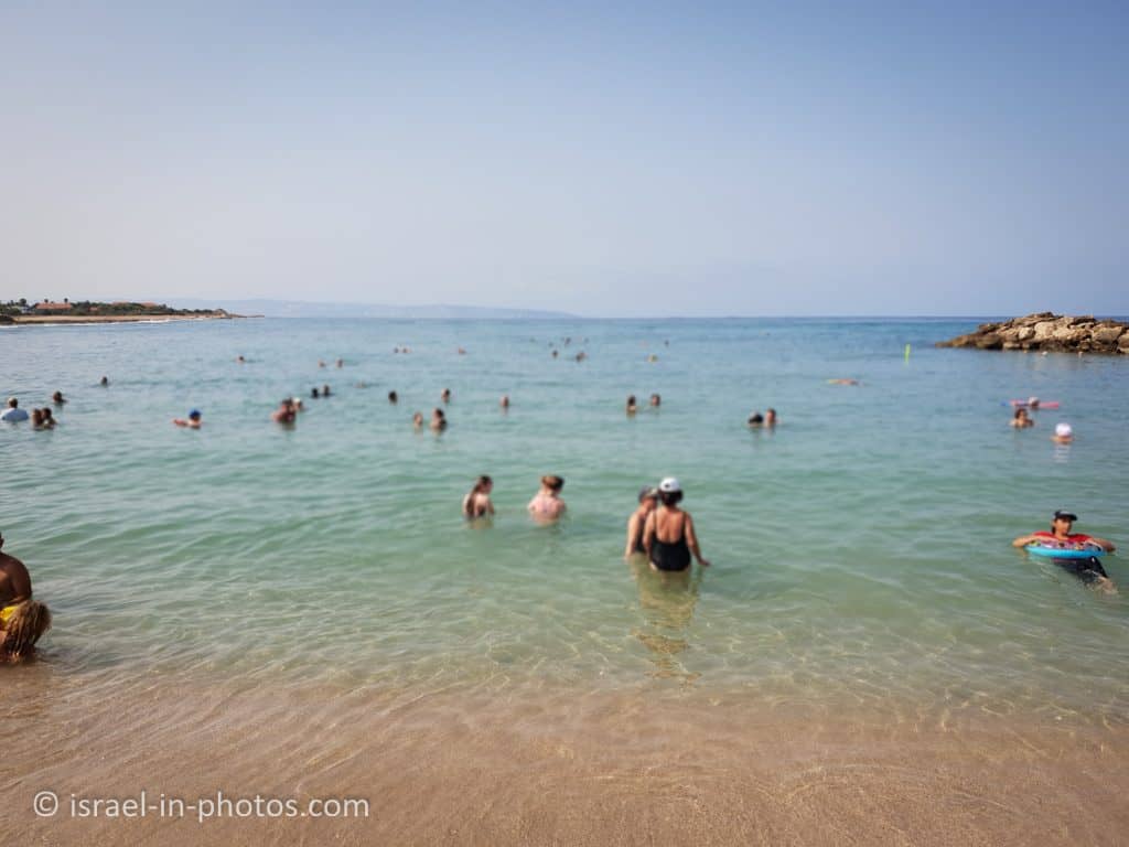 Пляж Шавей Цион на фоне Хайфы