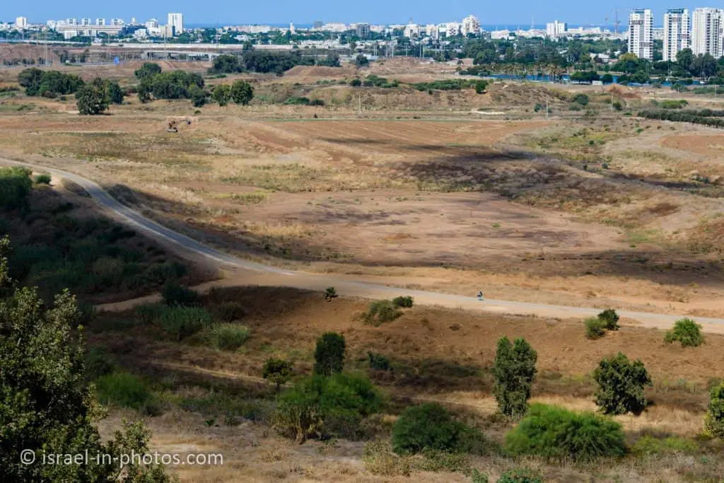 שביל אופניים בפארק אריאל שרון