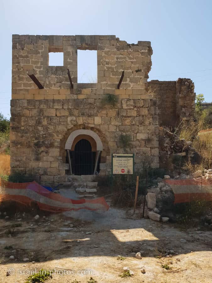 Haniya Spring - Visitors Guide to Spring and Pools by Jerusalem