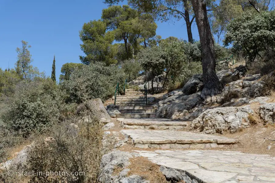 Stairs to and from the Stalactite Cave