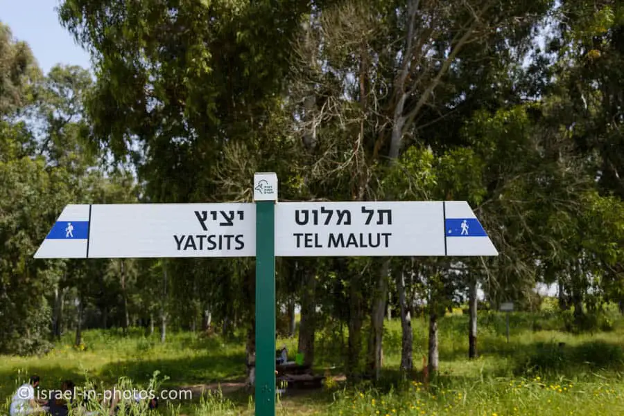 Hiking from Yatsits
